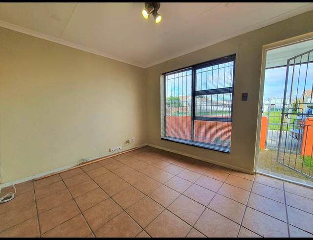 3 BEDROOM HOUSE FOR SALE IN RUYTERWACHT